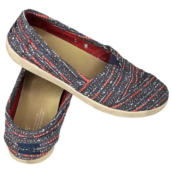 Toms Size 8.5 Womens Slip On Flats Textures Blue Red White Fabric Rubber Sole - Picture 2 of 8